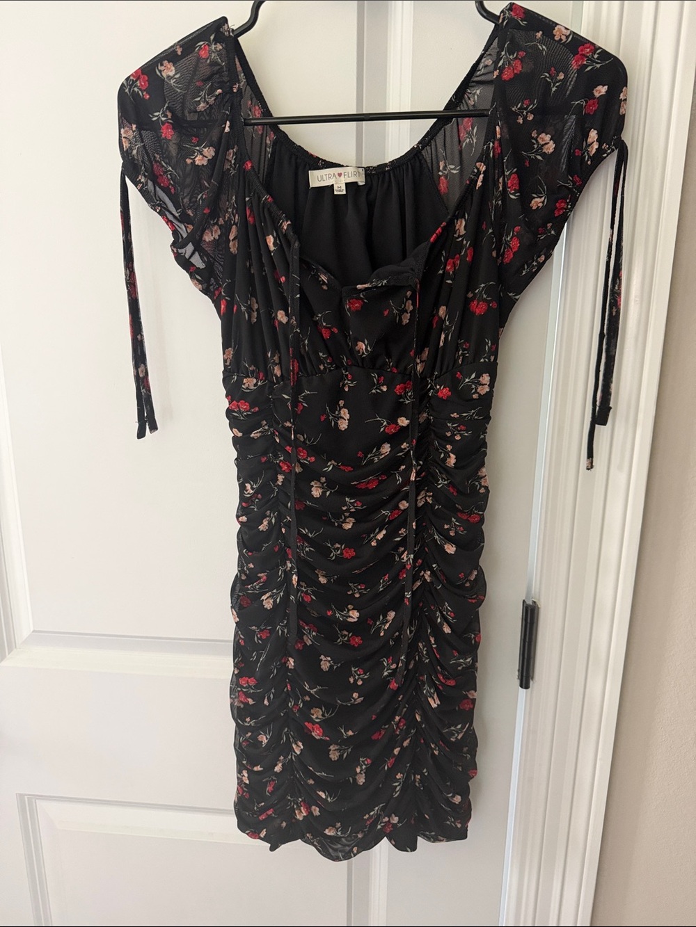 Ultra flirt M mini dress